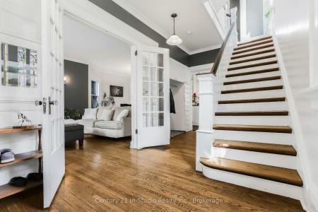 446 9TH STREET E, Owen Sound, Ontario N4K 1P3, Canadá