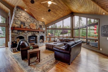 220 MISKOW CLOSE, Canmore, Alberta T1W 3G7, Canada
