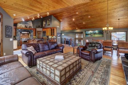 220 MISKOW CLOSE, Canmore, Alberta T1W 3G7, Canada