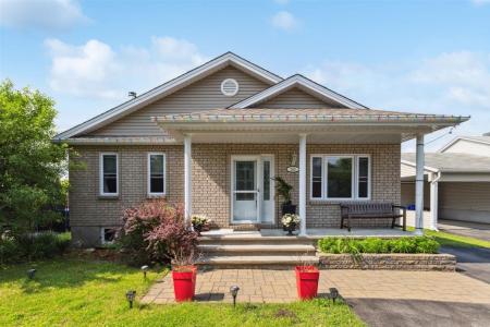 103 Rue des Haubans, Gatineau (Aylmer), Quebec J9H 7B8, Canadá