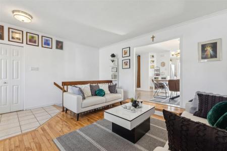 103 Rue des Haubans, Gatineau (Aylmer), Quebec J9H 7B8, Canadá