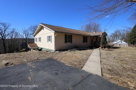 275 Old East End Boulevard, Wilkes-Barre-, Pennsylvania 18702, USA