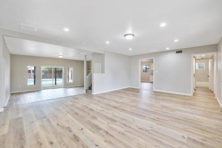 713 S Jacob Street, Visalia, Califórnia 93277, Estados Unidos