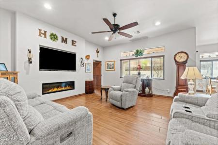 695 N Topeka Circle, Wickenburg, Arizona 85390, HOA KỲ