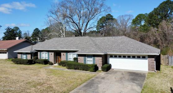 1215 Cliffdale Drive , Clinton, Mississippi 39056, USA