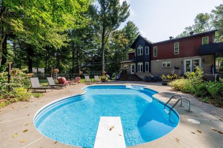 2367 Rue Yearling, Saint-Lazare, Quebec J7T 2E3, Canada