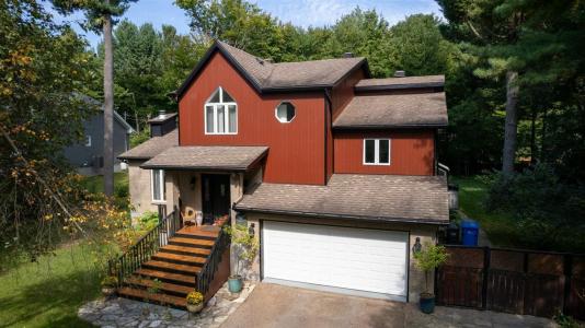 2367 Rue Yearling, Saint-Lazare, Quebec J7T 2E3, Canada