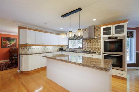 2367 Rue Yearling, Saint-Lazare, Quebec J7T 2E3, Canada