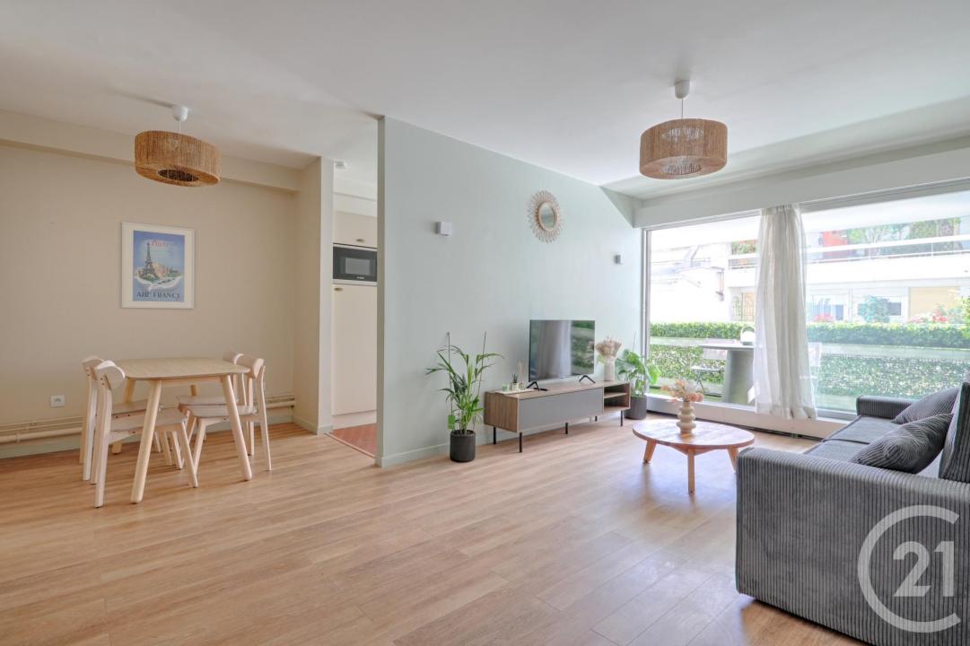 Paris, Île-de-France 75007, Pháp