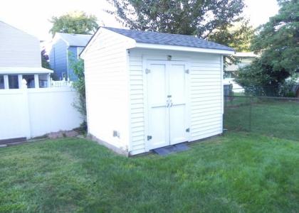 1 Lamker Court, Little Ferry, New Jersey 07643
