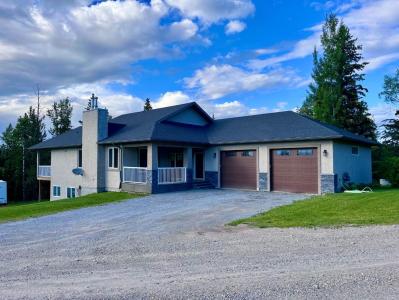 1093 MAKENNY STREET, Hinton, Alberta T7V 1H3, Canada