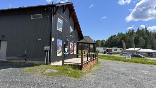 1870 Highway 17 East, Kenora, オンタリオ P9N 3W8, カナダ