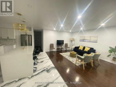 211 MADAWASKA AVENUE, Oshawa (lakeview), אונטריו L1J 1E6, קנדה 