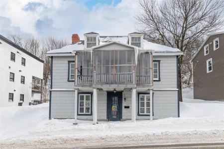 186 Rue St-Joseph, Lévis (Desjardins), Québec G6V 1C9, Canada