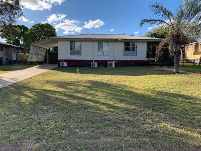 8 Bennett Court, Moranbah, QLD 4744, Úc