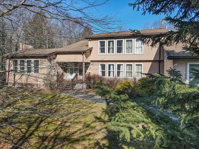 58 Bender Road, Gouldsboro, Pennsylvania 18424