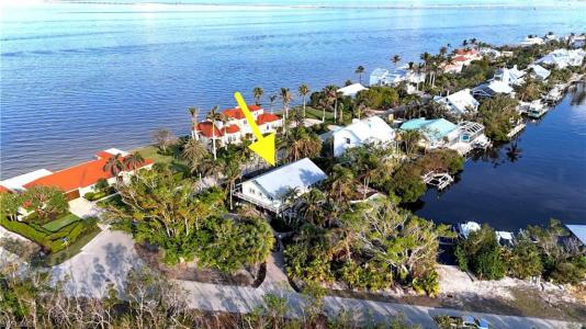 1307 Isabel DR, SANIBEL, Florida 33957