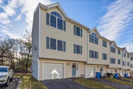 995 Trapelo Road , #5, Waltham, Massachusetts 02452, USA