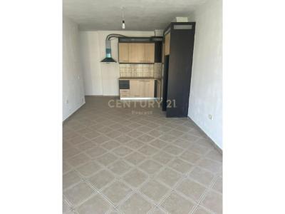 Ali Demi, Tirana, Albania