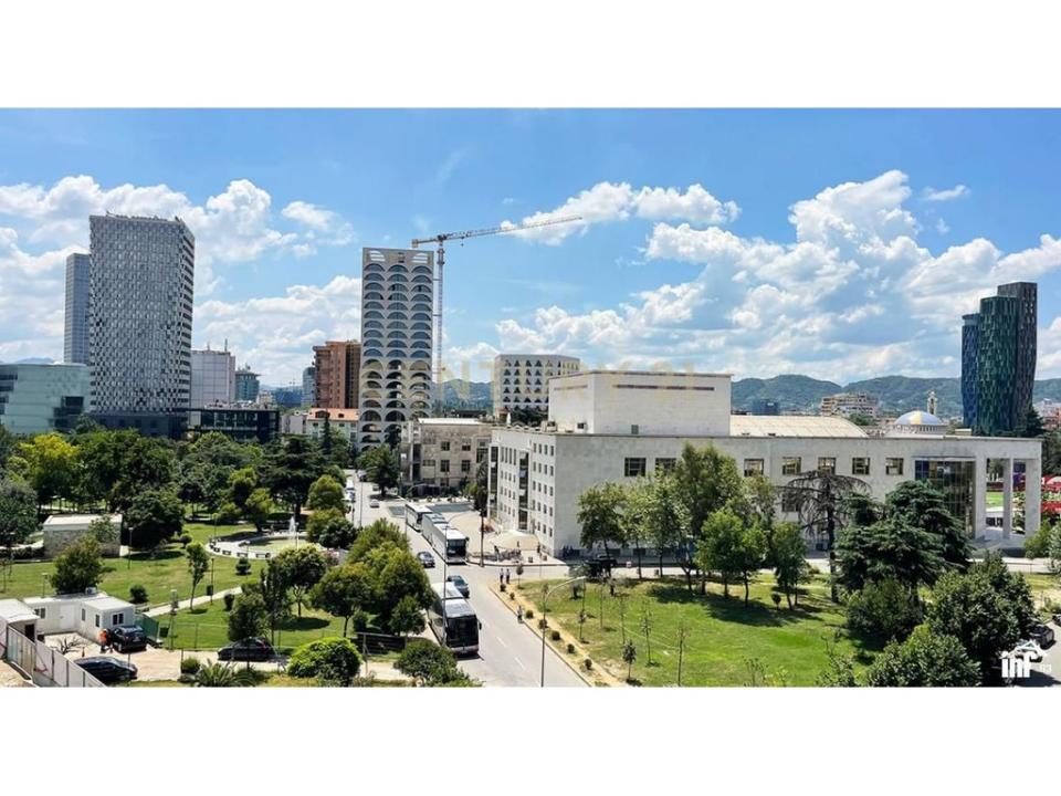 Rruga e Kavajës, Tirana, Albanie