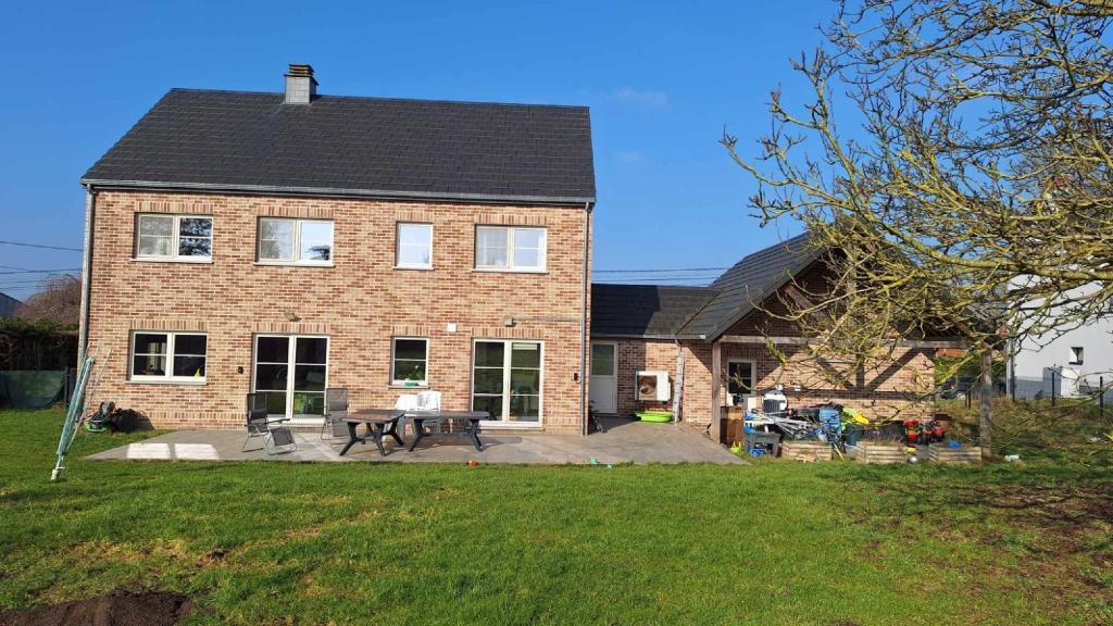 Rue Etienne Hazard, 1, Fontaine-valmont, 6567, Belgien