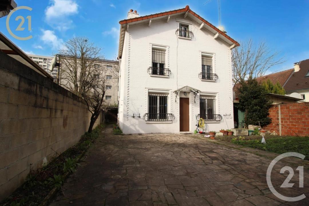 Bondy, Île-de-France 93140, France