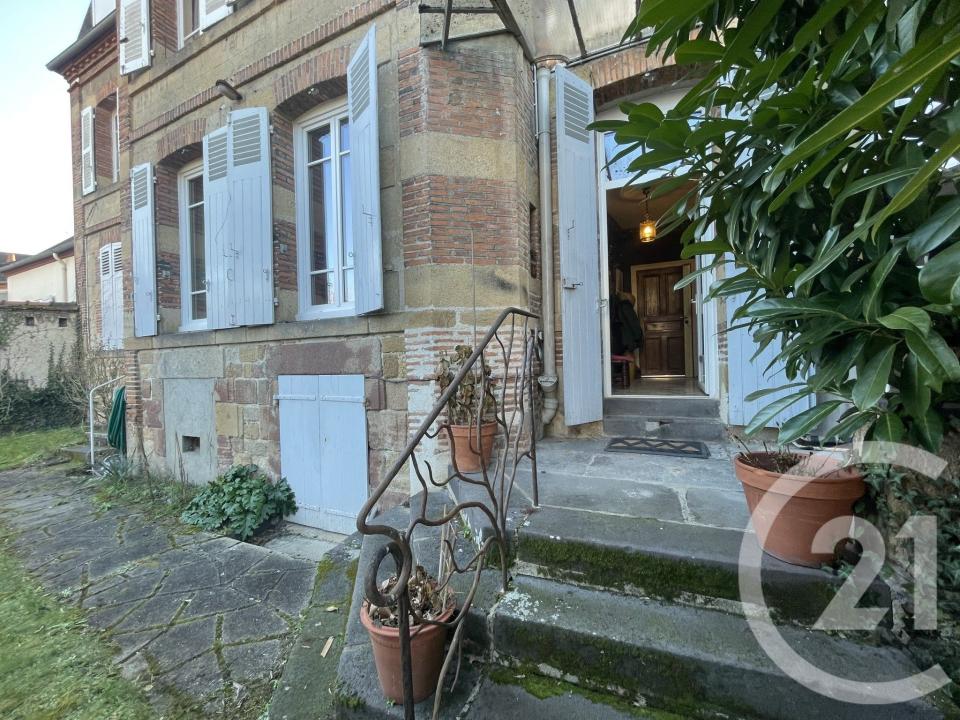Moulins, Alvernia 03000, Francia