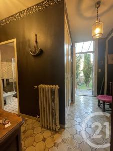 Moulins, Alvernia 03000, Francia
