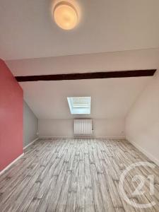 Moulins, Alvernia 03000, Francia