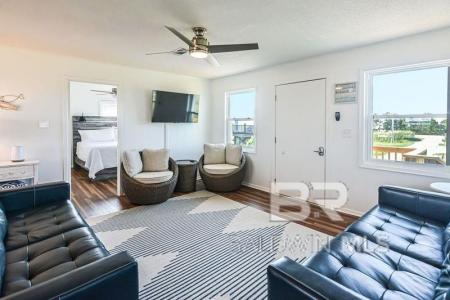 2126 W Highway 180, Gulf Shores, Alabama 36542