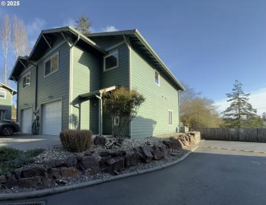 815 OLD COUNTY RD 10, Brookings, Oregon 97415, USA