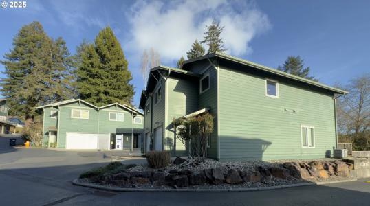 815 OLD COUNTY RD 10, Brookings, ولاية أوريغون 97415, الولايات المتحدة