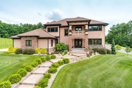 504 Pine Valley Ct, Onalaska, Wisconsin 54650, USA