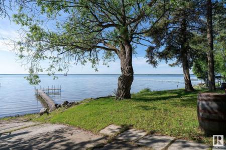 809 8 STREET, Rural Lac Ste. Anne County, Alberta T0E 1A0, Canada