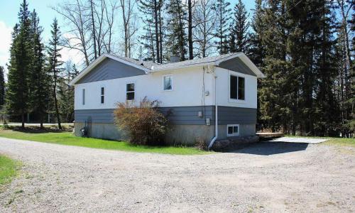 920 MAIN AVENUE E, Sundre, Alberta T0M 1X0, CANADÁ