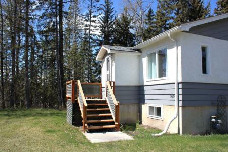 920 MAIN AVENUE E, Sundre, Alberta T0M 1X0, CANADÁ