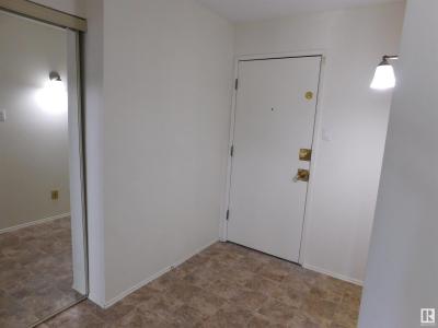 #222 5125 RIVERBEND RD NW, Edmonton, Alberta T6H 2K5, Kanada