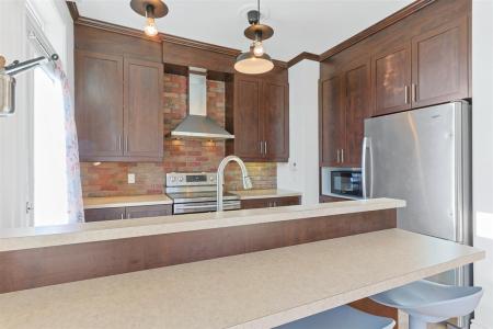 112 Rue Champlain, Saint-Jean-sur-Richelieu, Québec J3B 6V3, Canada