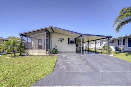 3051 Shady Creek Drive, Wesley Chapel, Florida 33543, USA