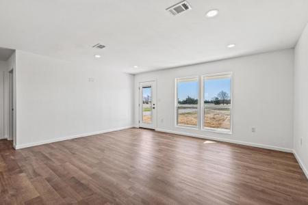 9 Private Road 33084, Sumner, Texas 75486, USA