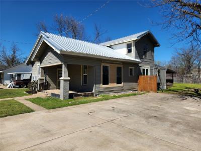 N 310 Pendell AVE, Cleburne, Texas 76033, USA