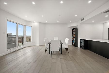 6565 Ch. Collins, Côte-Saint-Luc, Québec H4W 3H3, Canada