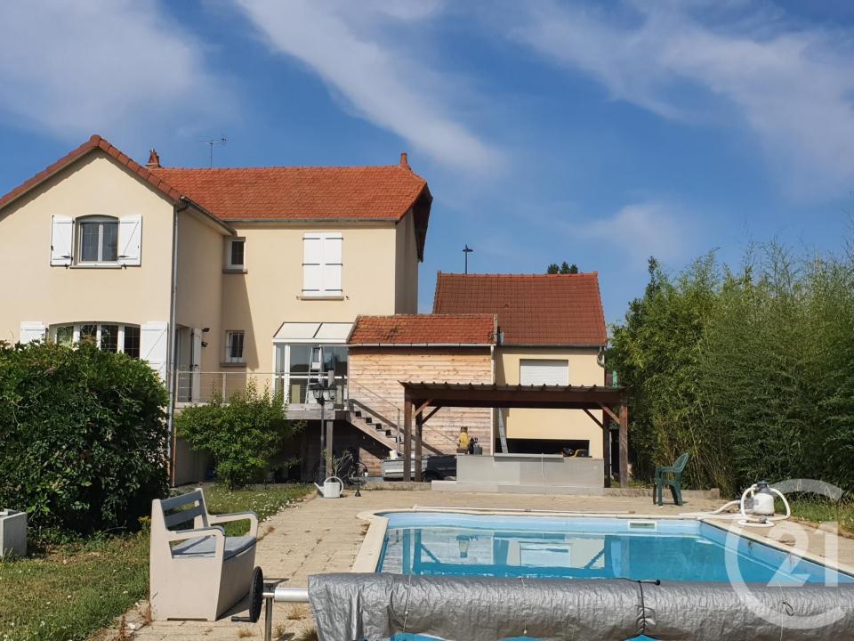 Sermoise Sur Loire, Bourgogne 58000, France
