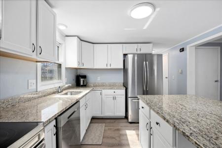 87 crest circle, Worcester, Massachusetts 01603, États-Unis