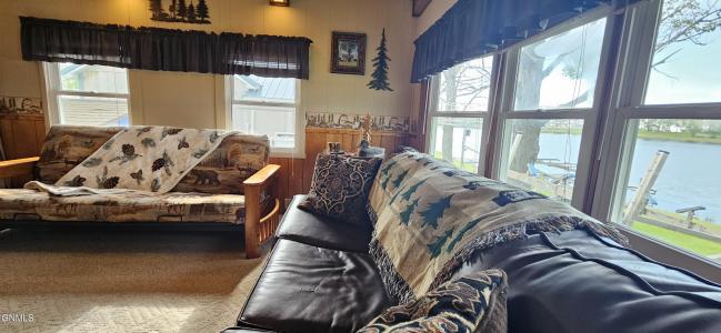 4296 Lake Shore Drive, Wishek, ND 58495, USA