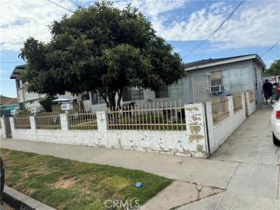 8225 2nd Street, Paramount, California 90723, Estados Unidos