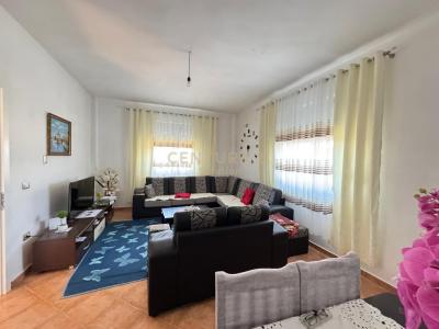 Yrshek, Tirana, Albania