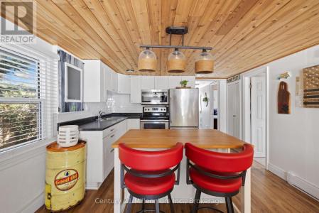 7 69TH STREET NORTH, Wasaga Beach, Ontario L9Z 1T9, Kanada