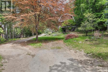 426 ASPEN ROAD, Riondel, Britanya Kolombiyası V0B 2B0, Kanada
