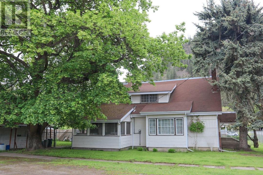 7517 6TH STREET, Grand Forks, British Columbia V0H 1H0, Canada